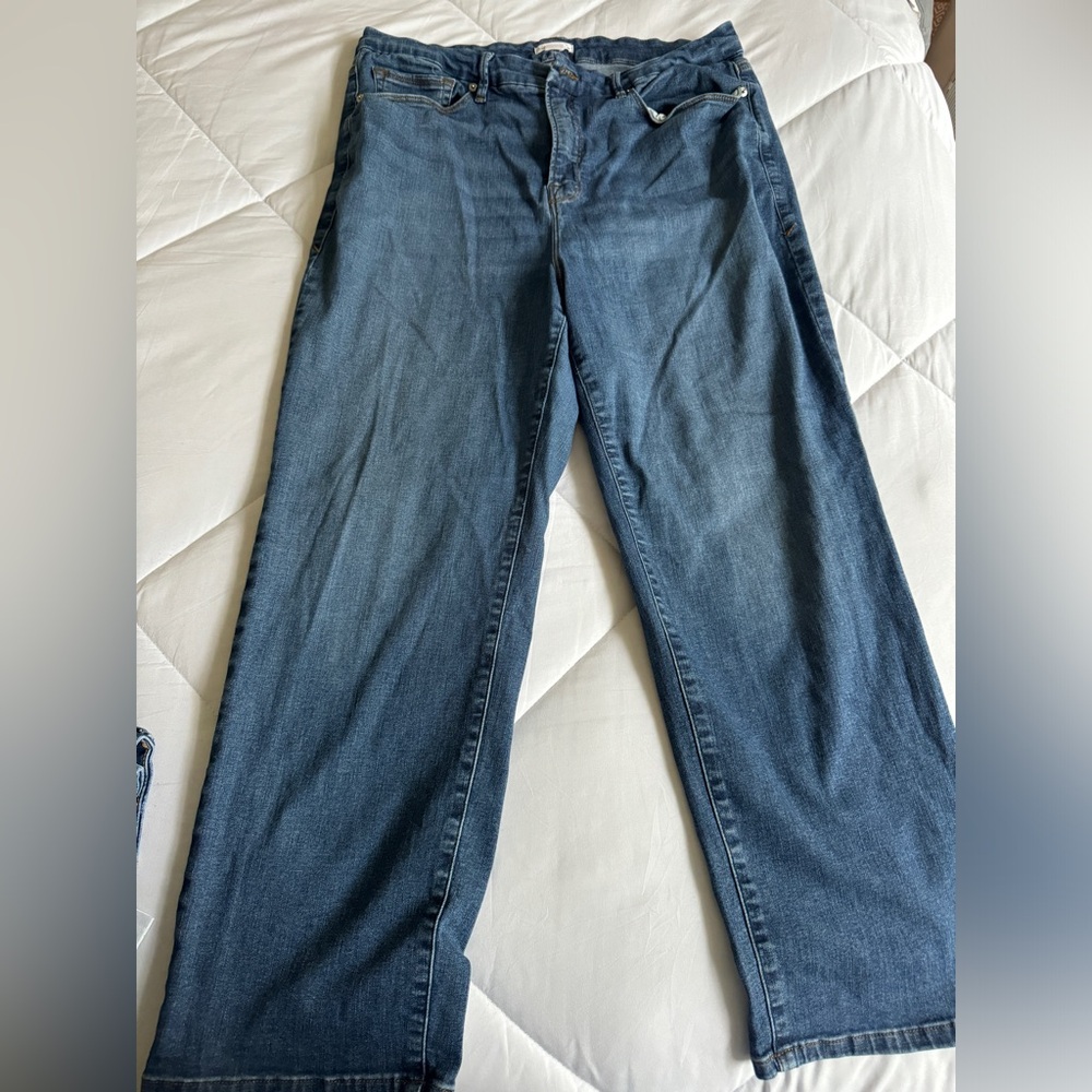Good American GOOD LEGS STRAIGHT JEANS